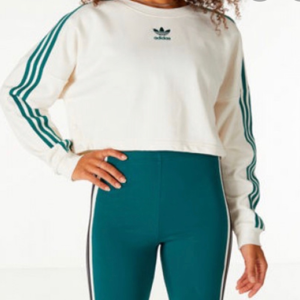 ⚠️AUTHENTIC⚠️ adidas cropped shirt